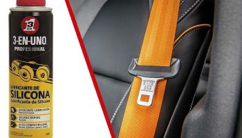 Miałem dość tego, że pasy bezpieczeństwa w moim samochodzie nie zwijały się same. Naprawiłem to w kilka minut za pomocą sprayu silikonowego. - ilustracja