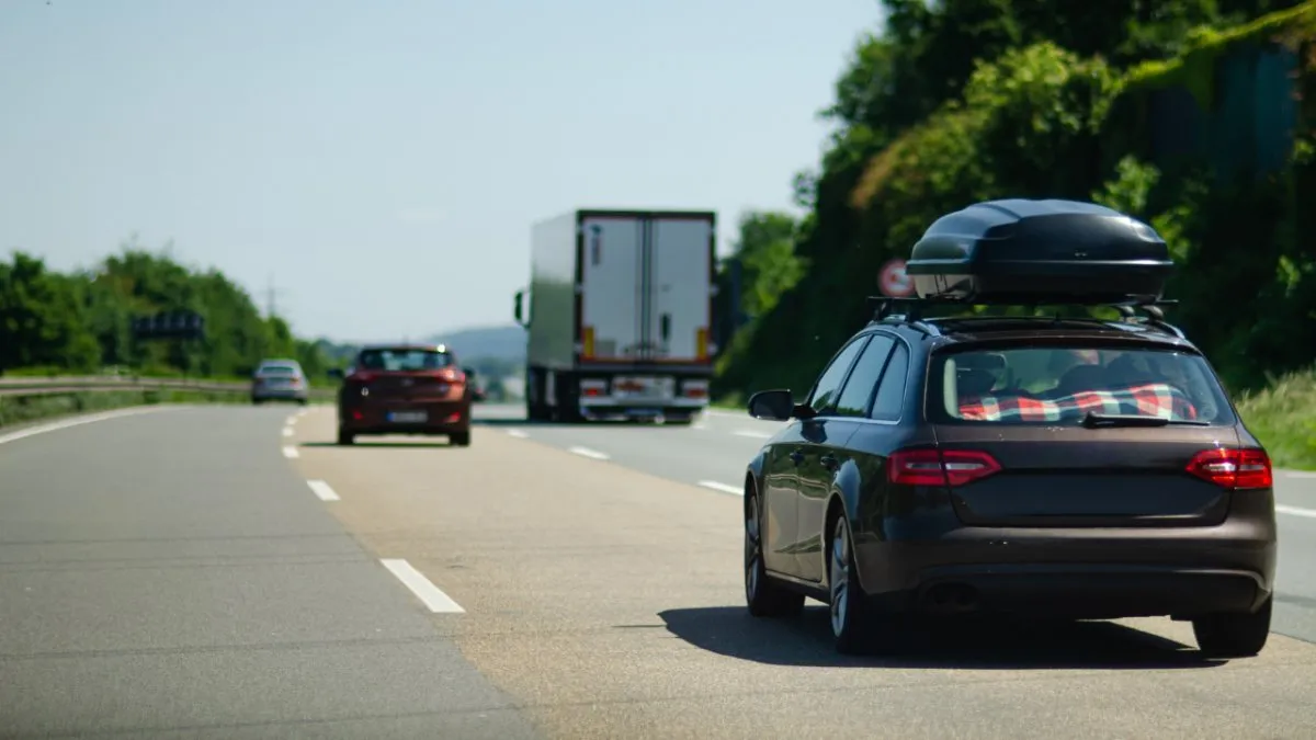 Lato 2026: ile kosztuje kompleksowy przegląd samochodu przed podróżą i na co należy zwrócić uwagę - ilustracja